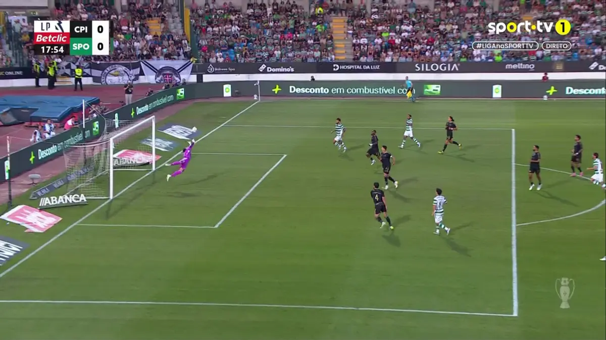 Imagem de contexto do artigo Casa Pia-Sporting: Sequeira voou e evitou um golaço de Pedro Gonçalves. Ora veja