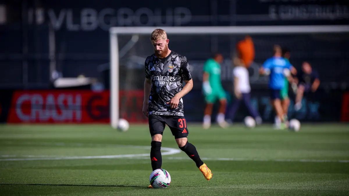 Imagem de contexto do artigo Equipamentos de Benfica e Sporting levam nota negativa da ESPN