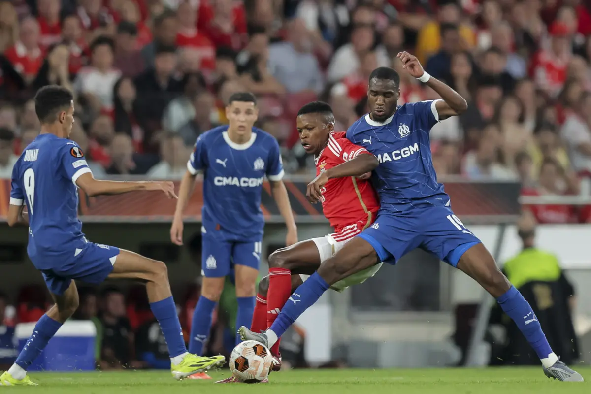 Florentino Luís ; Geoffrey Kondogbia (Gerardo Santos / Global Imagens)