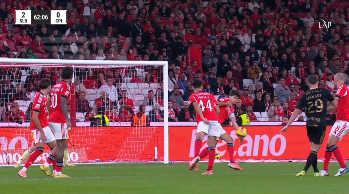 Imagem de contexto do artigo CA responde a Rui Costa sobre penálti de António Silva: "Não é questão de lei..."