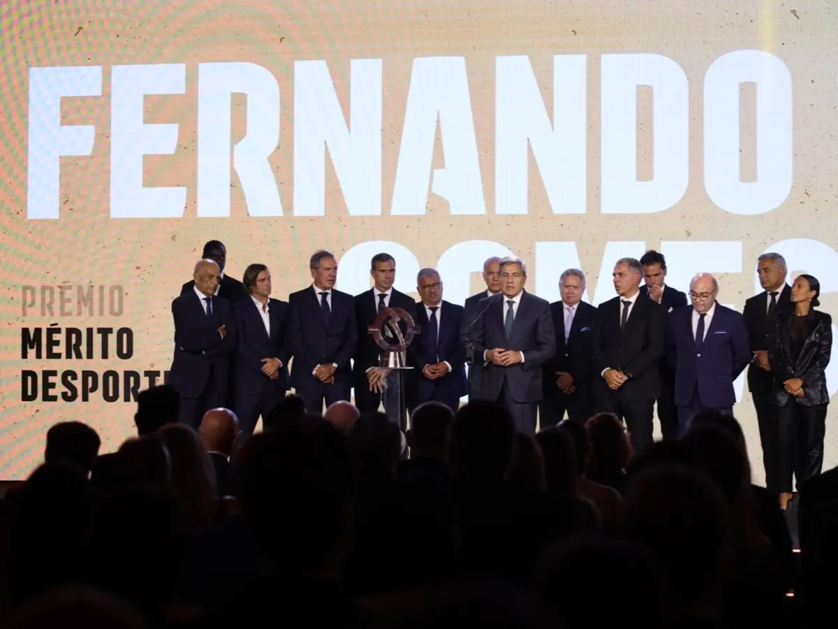 Imagem de contexto do artigo Fernando Gomes homenageado na gala da Liga: "Não esquecemos o futebol profissional"