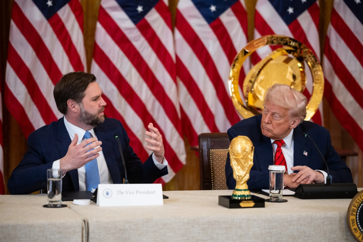 JD Vance e Donald Trump (créditos: EPA)