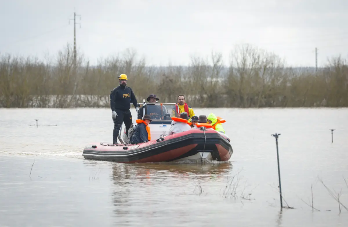 Mau tempo provoca estragos em Santarém