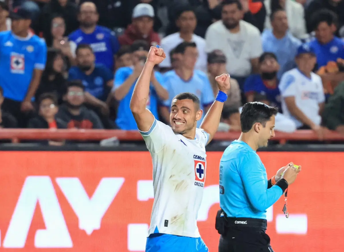 Imagem de contexto do artigo Insólito: ex-pupilo de Anselmi paga aos colegas do Cruz Azul para lhe fazerem assistências