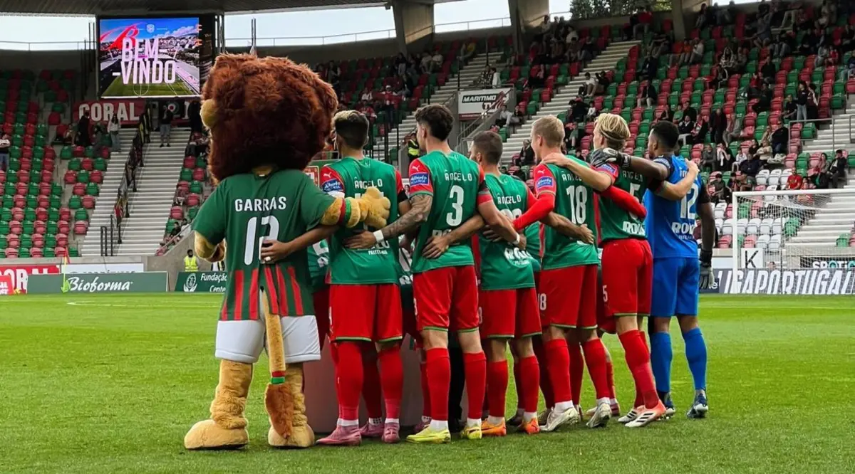 Camisolas de homenagem a Ângelo