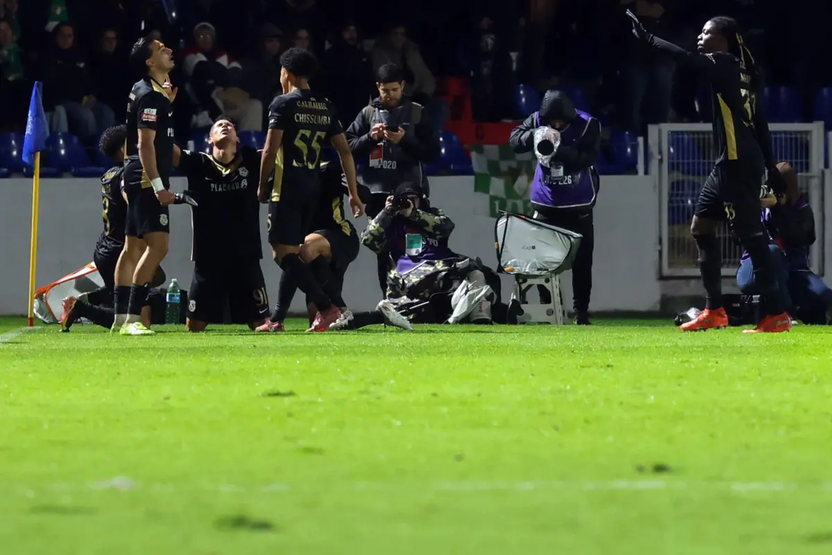 Imagem de contexto do artigo FIFA decreta "transfer ban" e Alverca já reagiu em comunicado