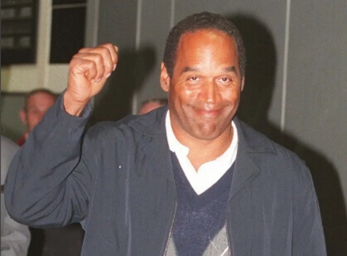 O.J. Simpson (créditos: (AP Photo/Alastair Grant)