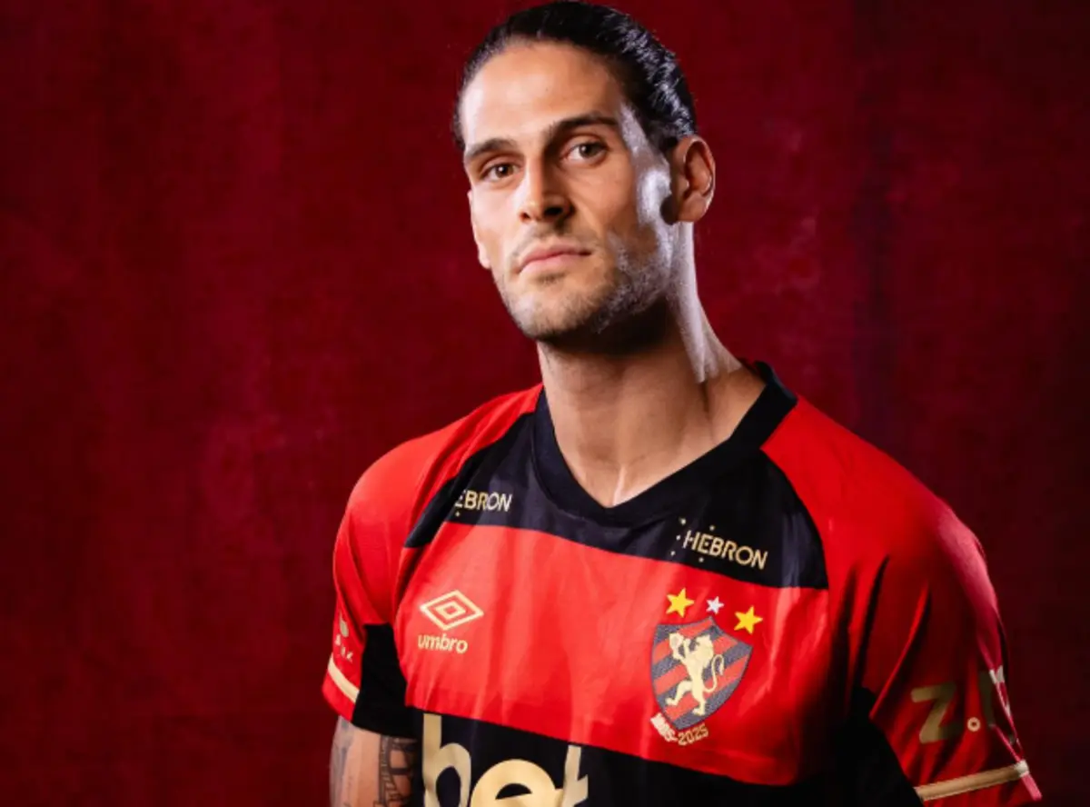 Gonçalo Paciência diz adeus ao Sport Recife