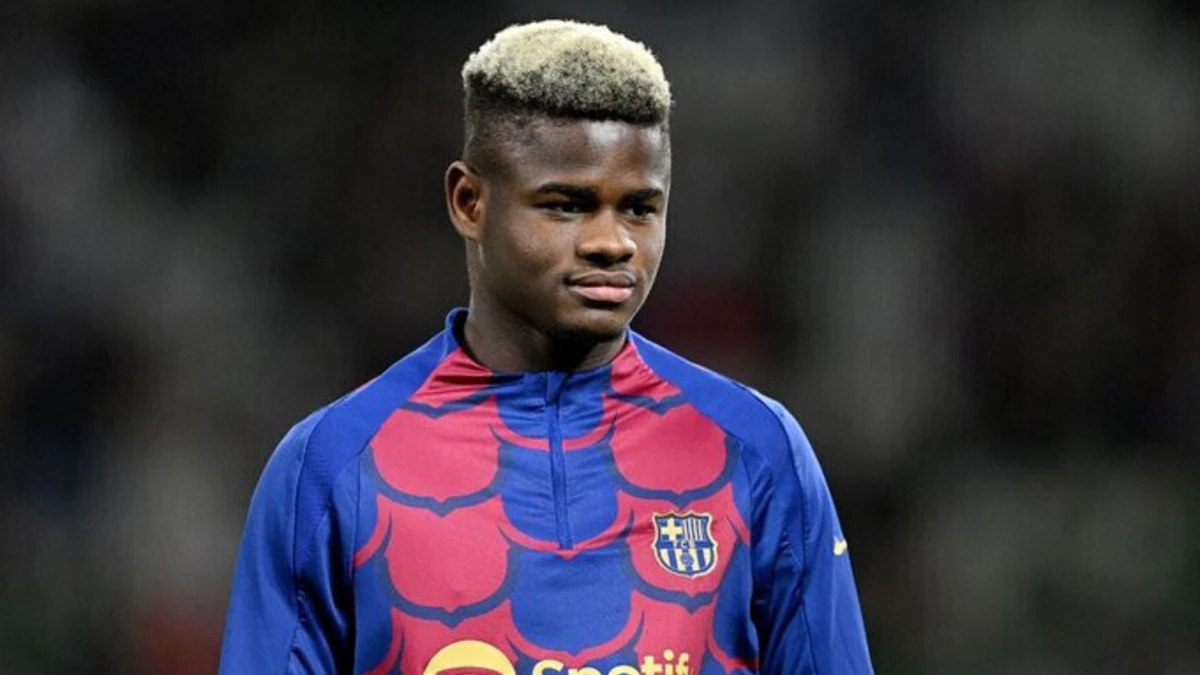 Imagem de contexto do artigo Espanhóis dizem que Barcelona conta com Faye, que não rumará ao FC Porto