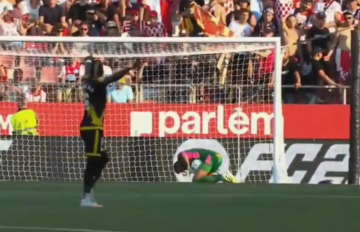 Imagem de contexto do artigo Dia para esquecer: Gazzaniga começou LaLiga com dois erros graves e uma expulsão