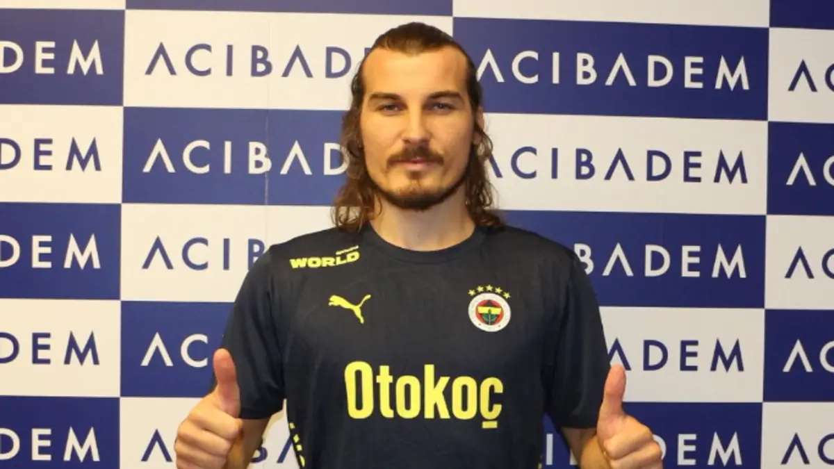 Imagem de contexto do artigo Prenda para Mourinho: Soyuncu no Fenerbahçe a título definitivo