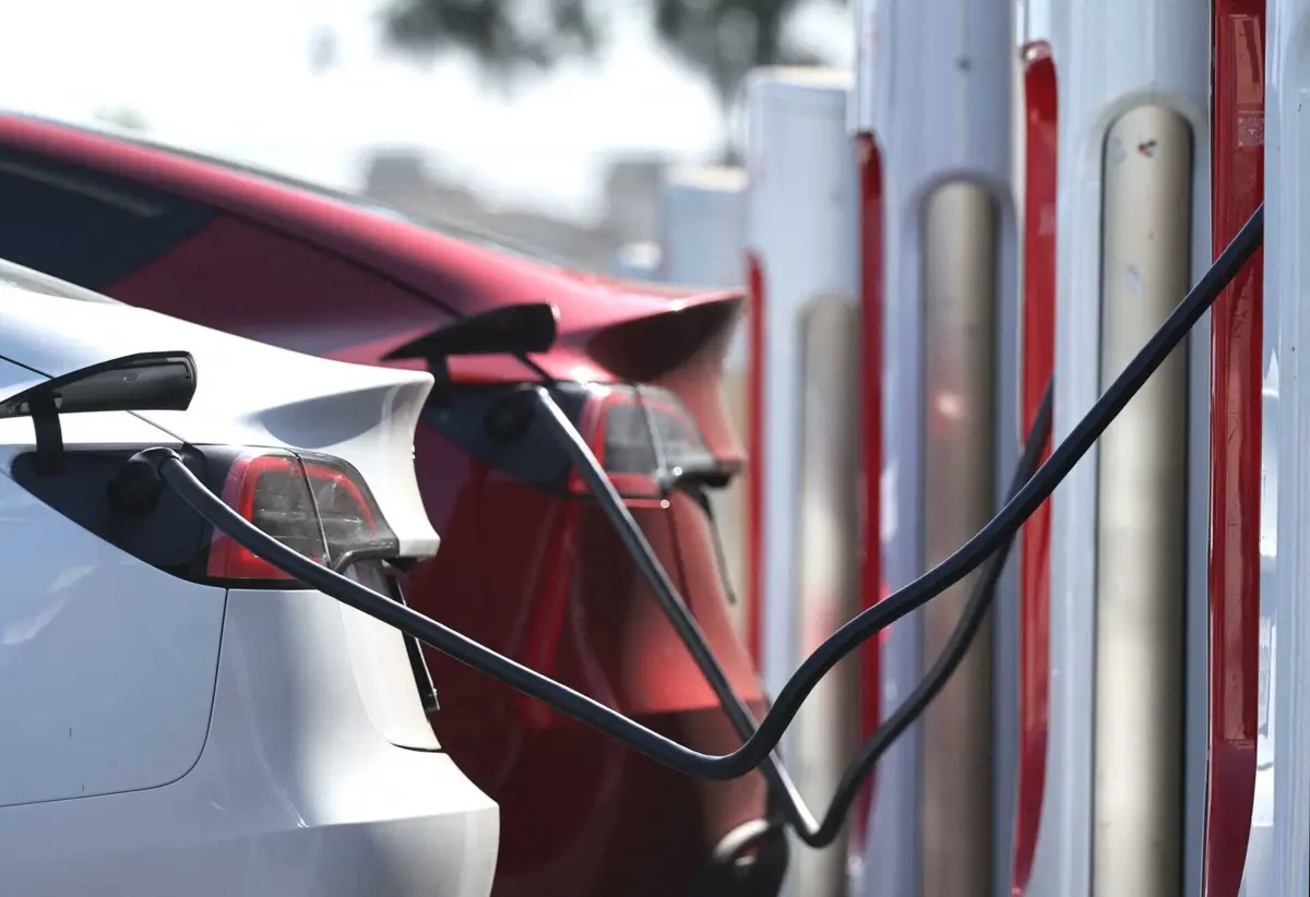 Imagem de contexto do artigo China exige recolha de 77 650 veículos da Tesla