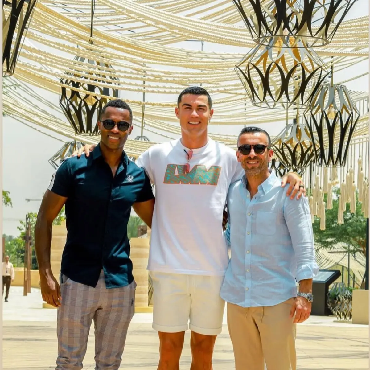 Semedo ao lado de Ronaldo