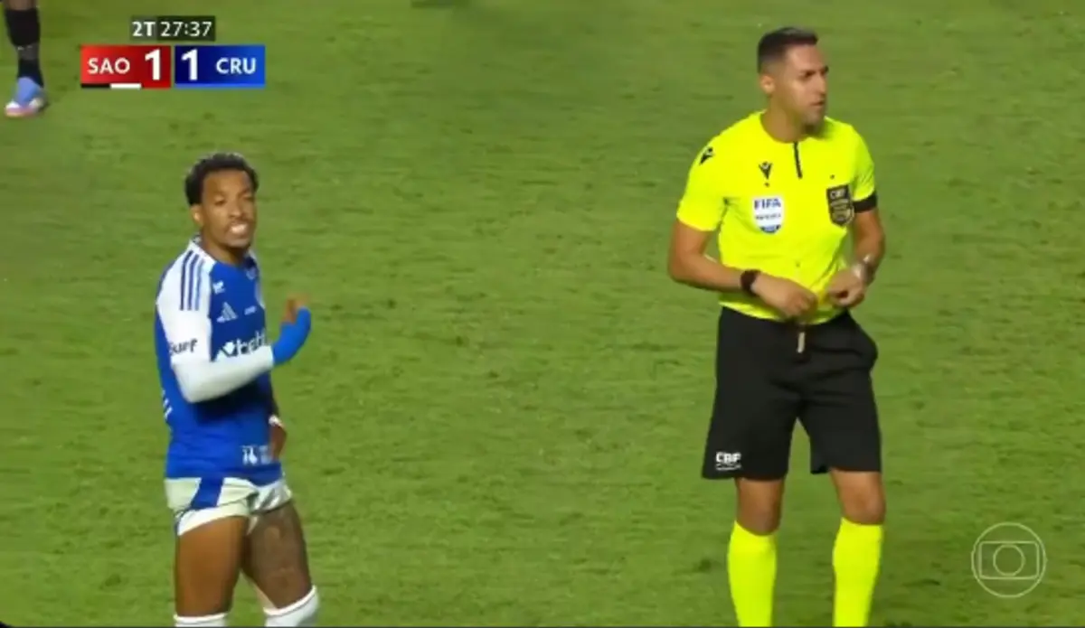 Imagem de contexto do artigo Ex-Sporting incrédulo com árbitro no Brasil: "Não sabe o meu nome"