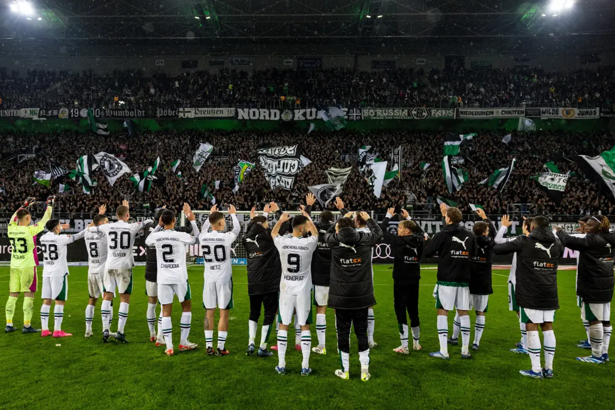 Monchengladbach agradece aos adeptos
(Twitter)