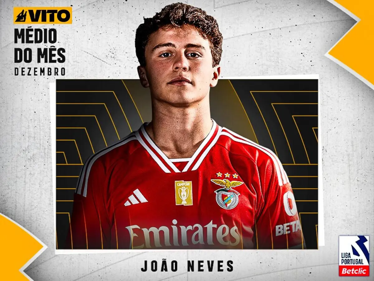 Imagem de contexto do artigo João Neves, do Benfica, mais uma vez eleito o melhor médio do mês