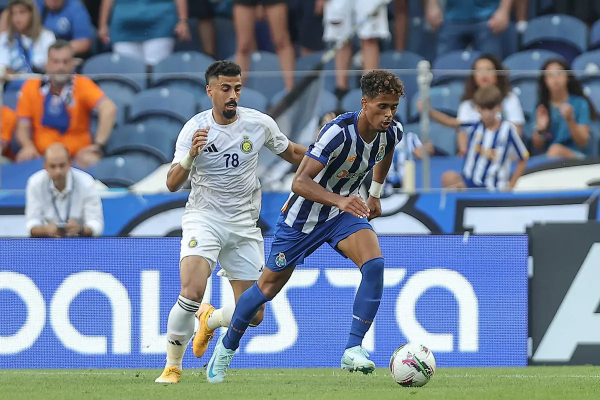 Gonçalo Borges em ação frente ao Al Nassr (Créditos: Miguel Pereira/Global Imagens)