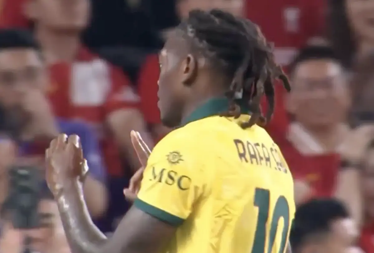 Imagem de contexto do artigo Rafael Leão marcou frente ao Liverpool e dedicou o golo a Diogo Jota. Veja aqui