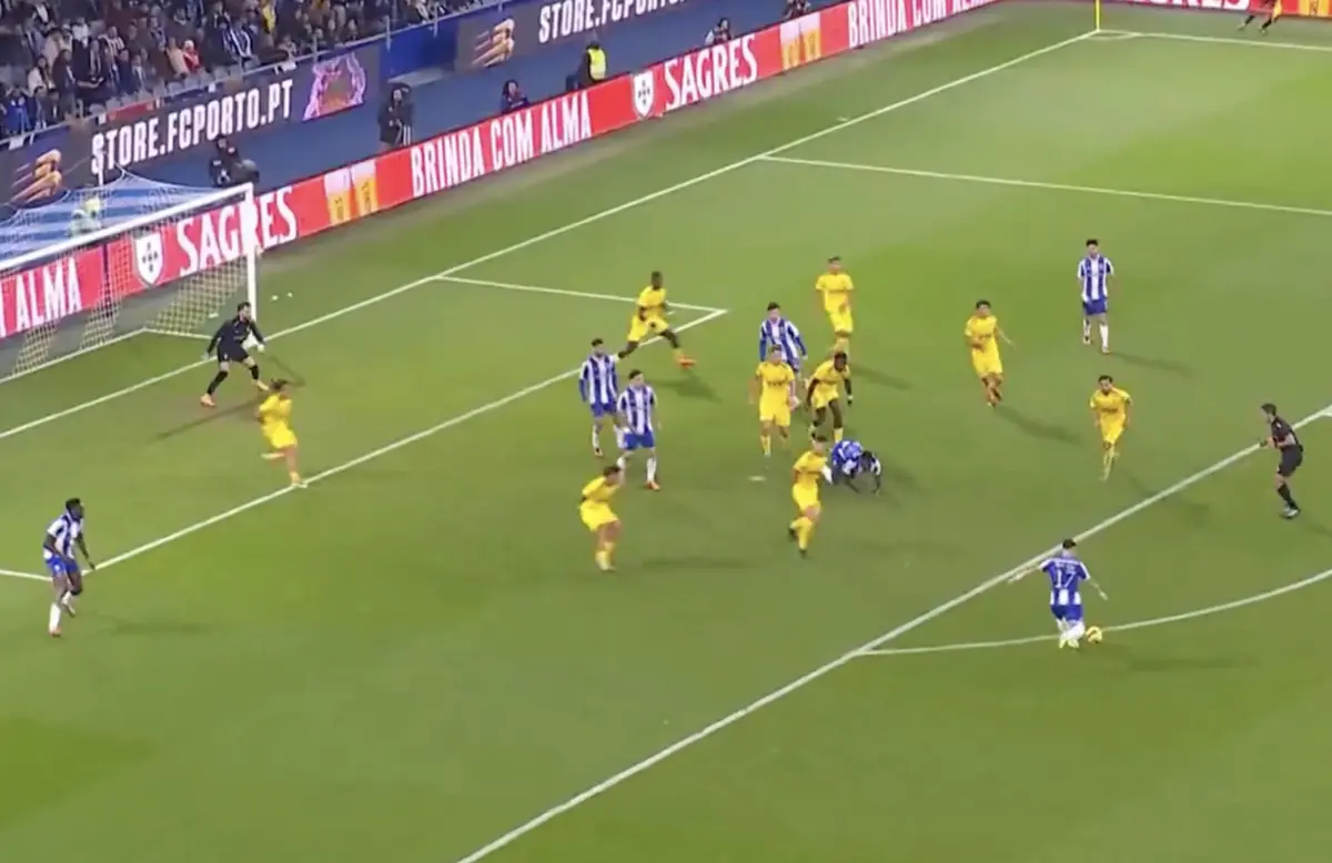 Imagem de contexto do artigo Borja Sainz abre marcador do FC Porto-Sintrense com um golaço. Ora veja