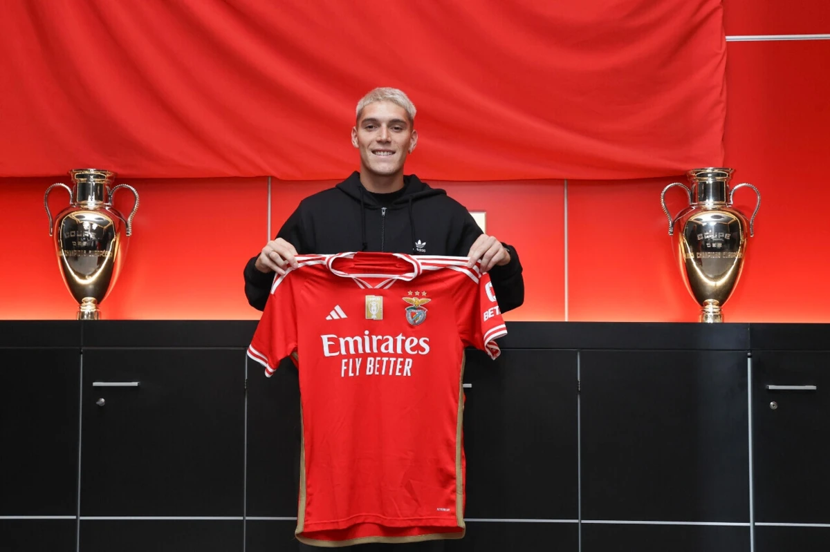 Rollheiser é o mais recente reforço para o ataque (Créditos: Sport Lisboa e Benfica)