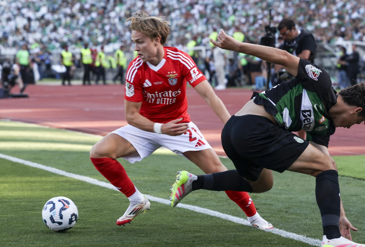 Imagem de contexto do artigo Como terá aberto negociações para contratar Schjelderup ao Benfica