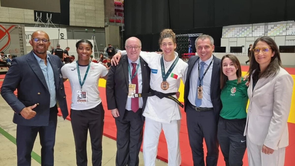 Pedro Dias junto de Patrícia Sampaio após bronze (créditos: FPJ)