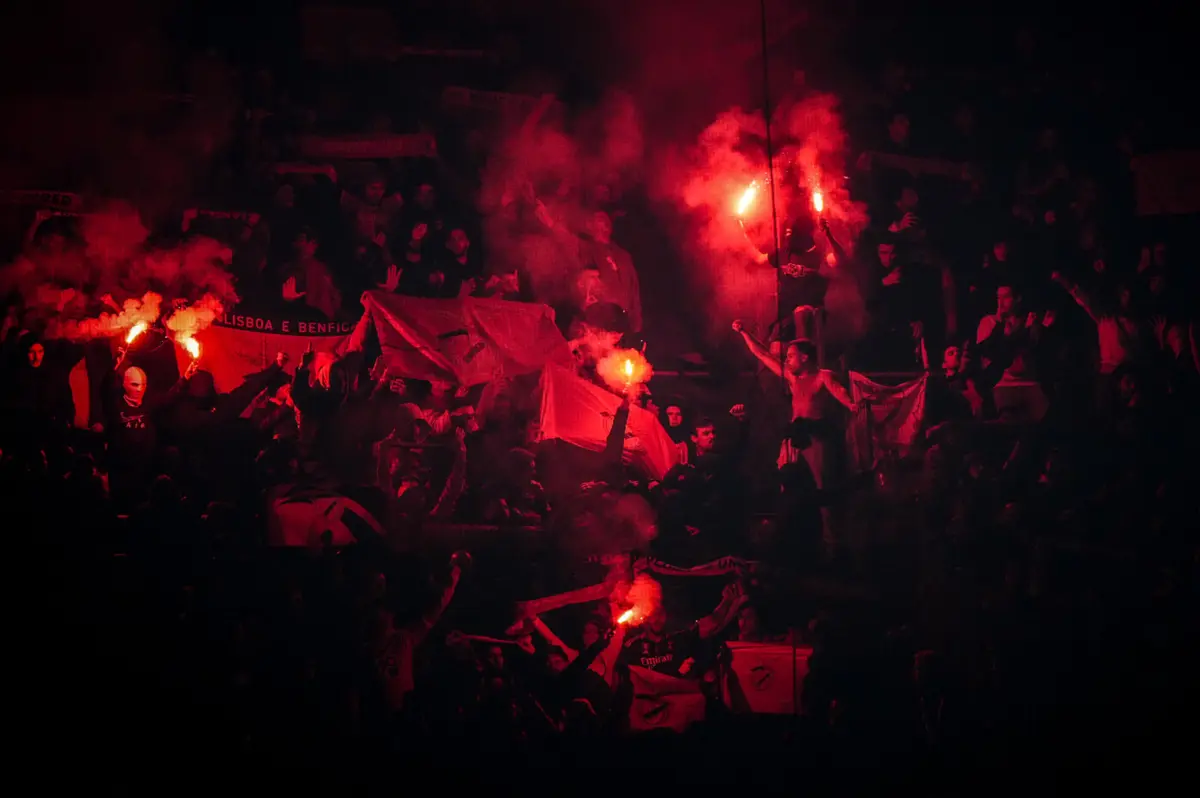 Imagem de contexto do artigo UEFA sanciona o Benfica: encarnados em risco de não terem adeptos na Europa
