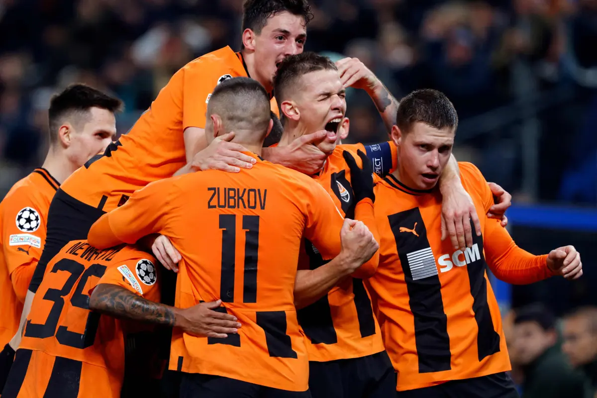 Jogadores do Shakhtar festejam (Créditos Axel Heimken / AFP)