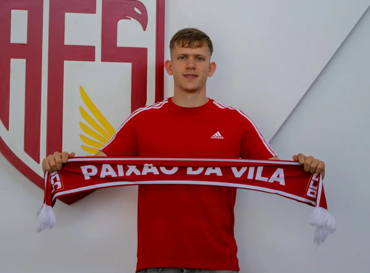 Imagem de contexto do artigo "Futebol português é muito intenso, diferente do que estava habituado no Uruguai"