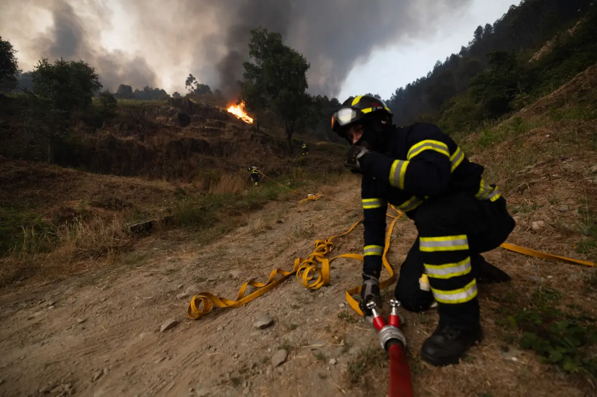 Imagem de contexto do artigo A41 cortada entre Paços de Ferreira e Espinho e EN18 entre Ródão e Nisa