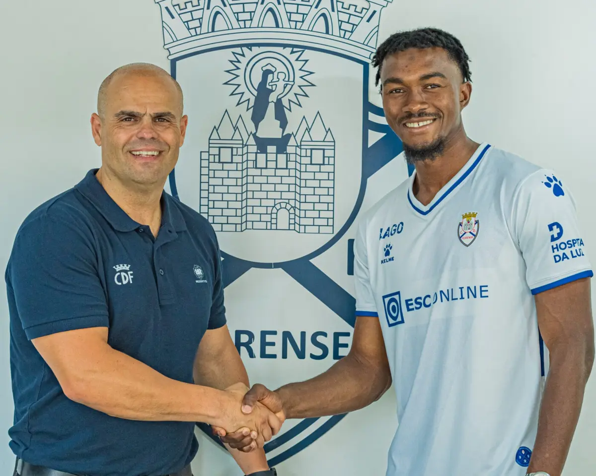 Daouda Doumbia reforça o Feirense