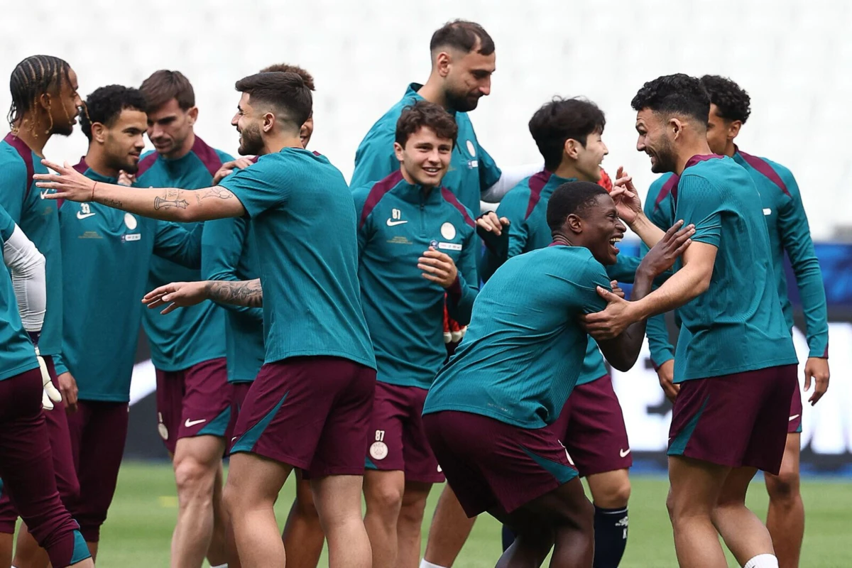 João Neves e Gonçalo Ramos (créditos: AFP)