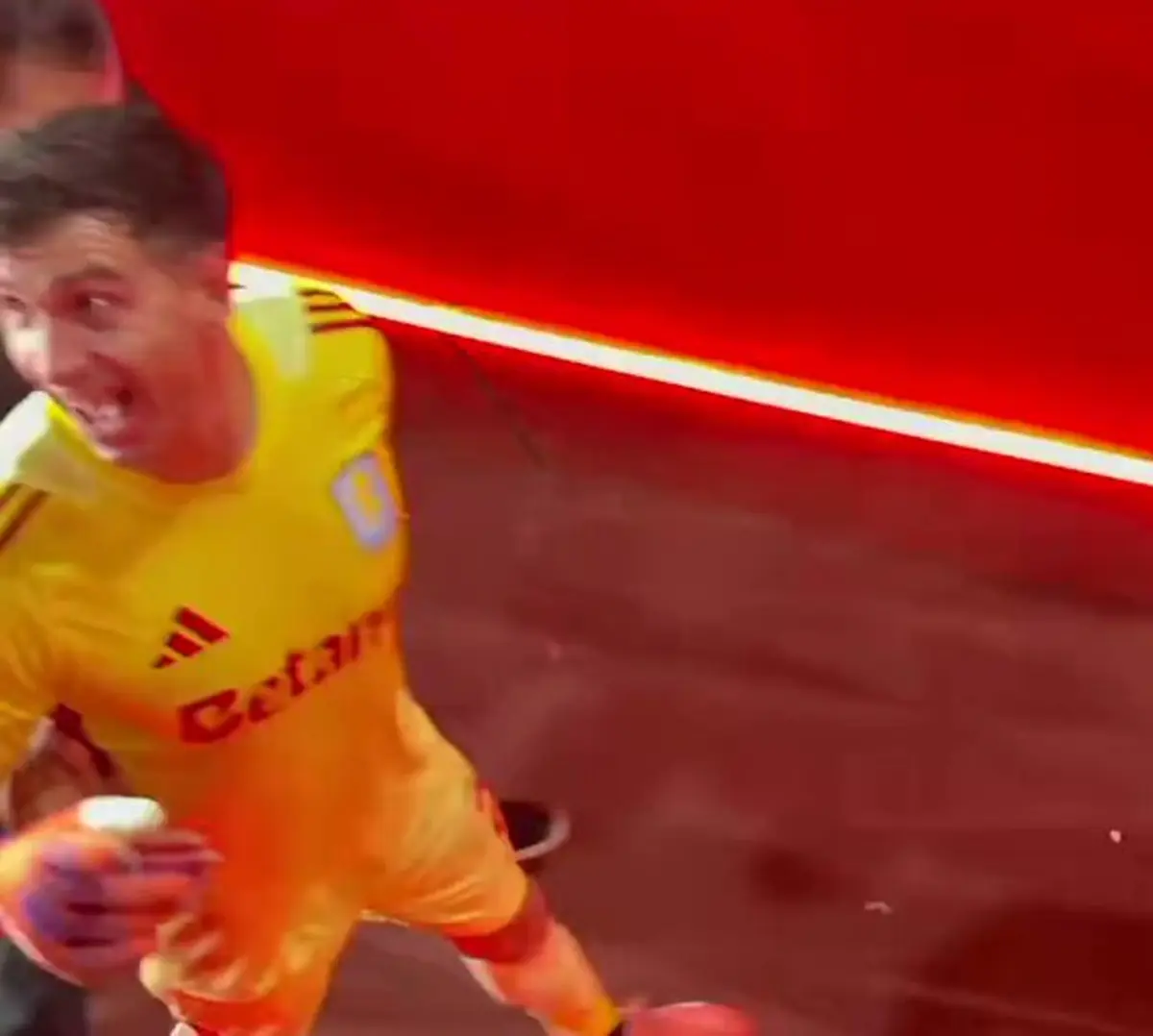 Imagem de contexto do artigo Adeptos do Arsenal "picaram" Emiliano Martínez e guarda-redes do Aston Villa respondeu