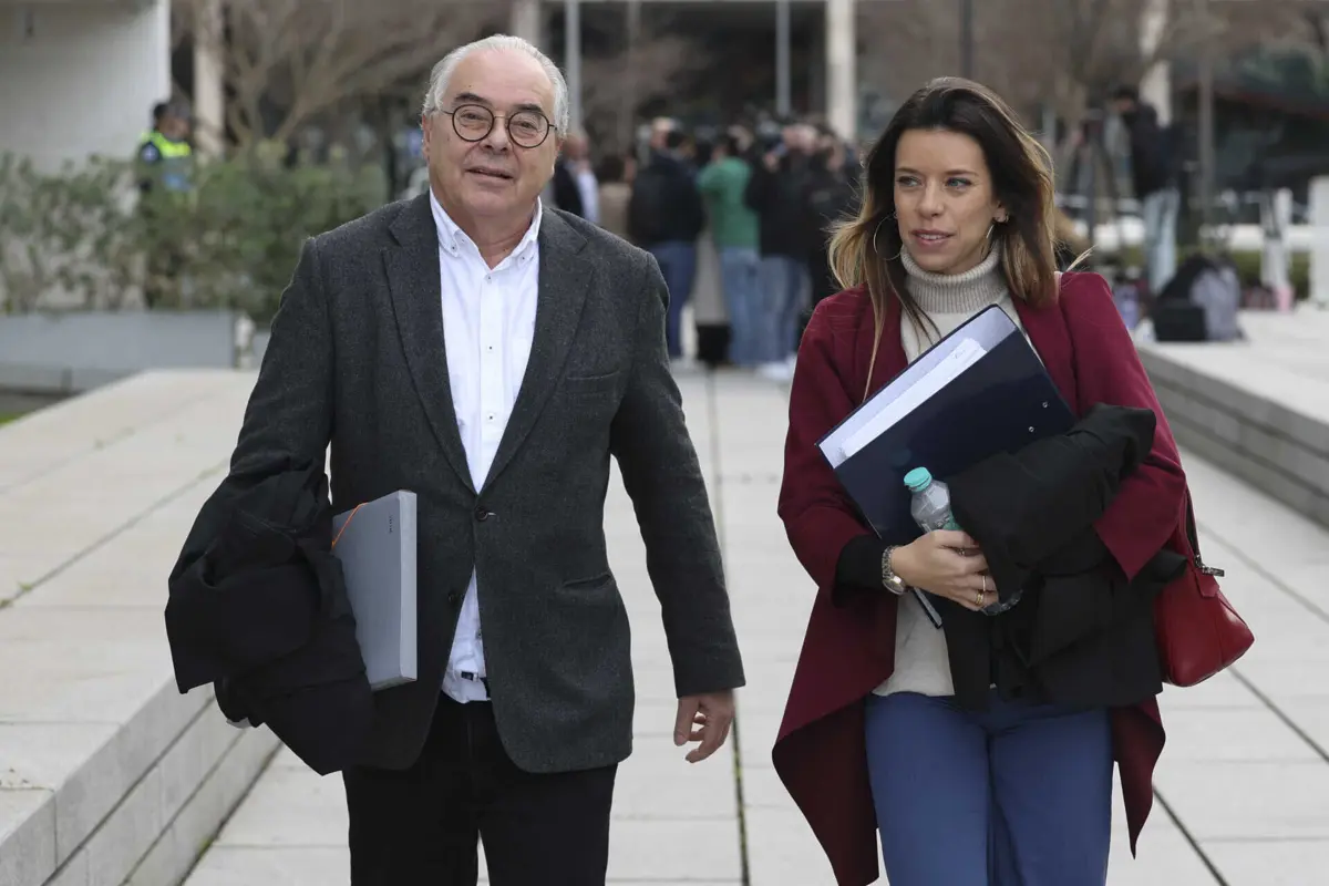 Francisco Teixeira da Mota e Luísa Teixeira da Mota, advogados de Rui Pinto (Créditos: LUSA)