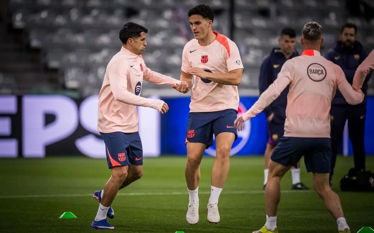 João Cancelo no treino do Barcelona no St. James Park