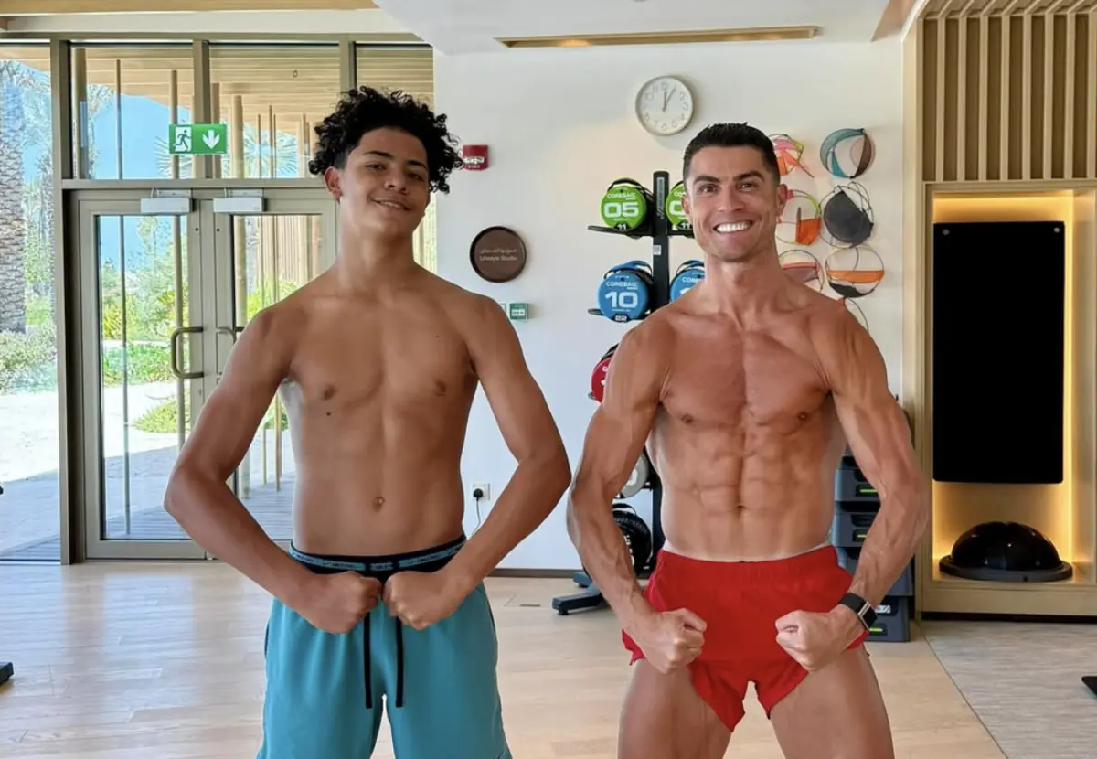 Imagem de contexto do artigo "Tal pai, tal filho": a publicação de Cristiano Ronaldo nas redes sociais