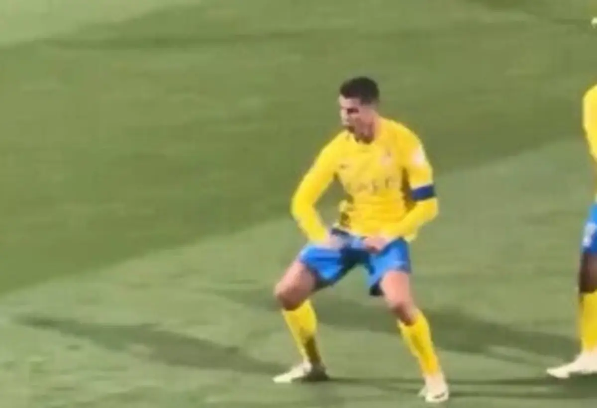 Gesto polémico de Ronaldo (créditos: X/Reprodução)