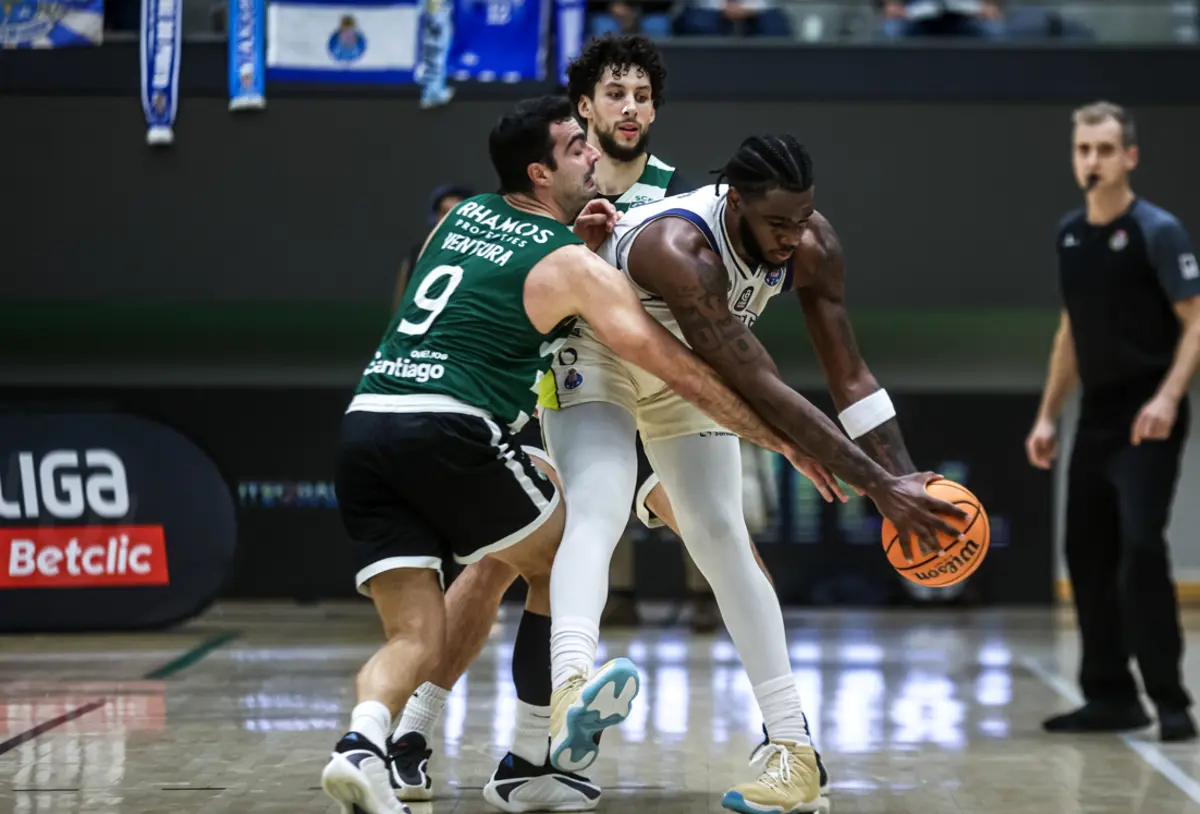 Javian Davis foi uma das vítimas dos insultos