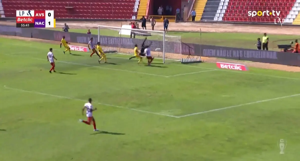 Imagem de contexto do artigo John Mercado empatou o jogo entre Aves SAD e Nacional. Veja o lance