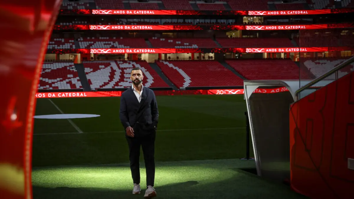 Imagem de contexto do artigo "Íamos jogar futevólei para um campo atrás do balneário e acabávamos expulsos pelo Camacho"