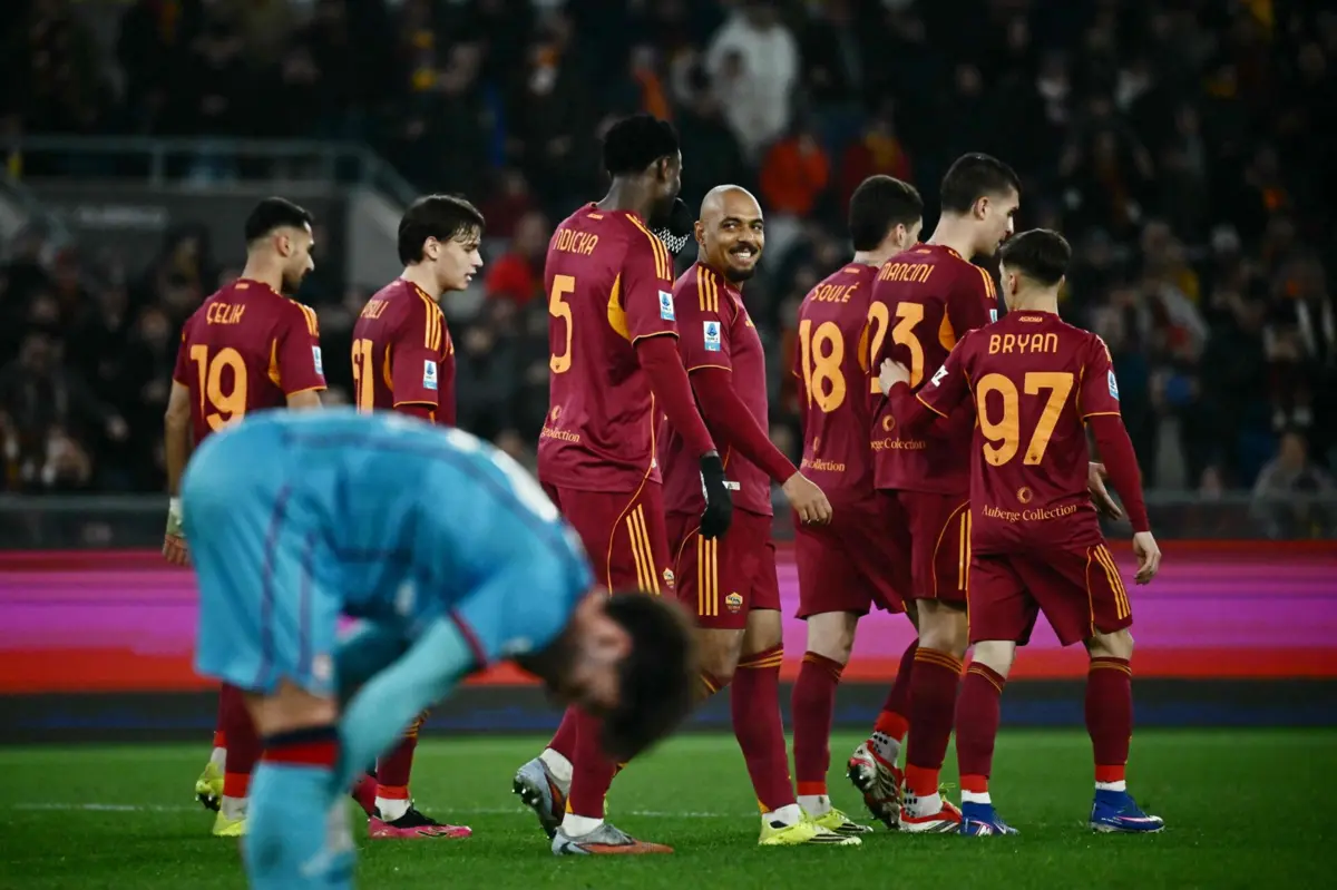 Imagem de contexto do artigo Roma vence Cagliari, de Zé Pedro, e apanha Juventus no quarto lugar da Serie A
