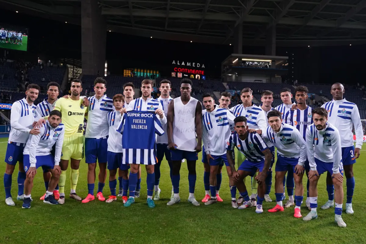 Imagem de contexto do artigo FC Porto prestou homenagem às vítimas das cheias em Valência