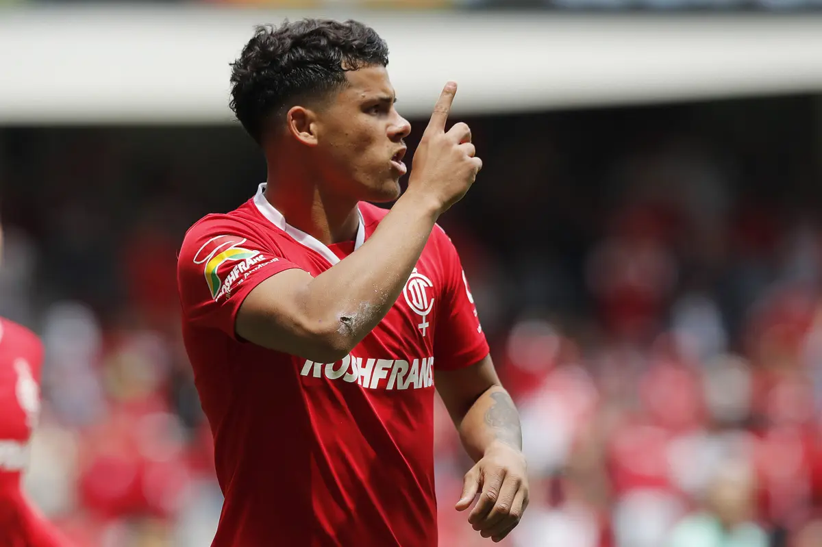 Maxi Araújo a caminho do Sporting (Créditos: EPA)