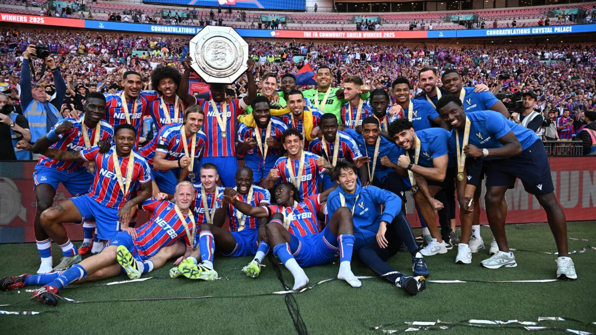 Crystal Palace com a Supertaça inglesa