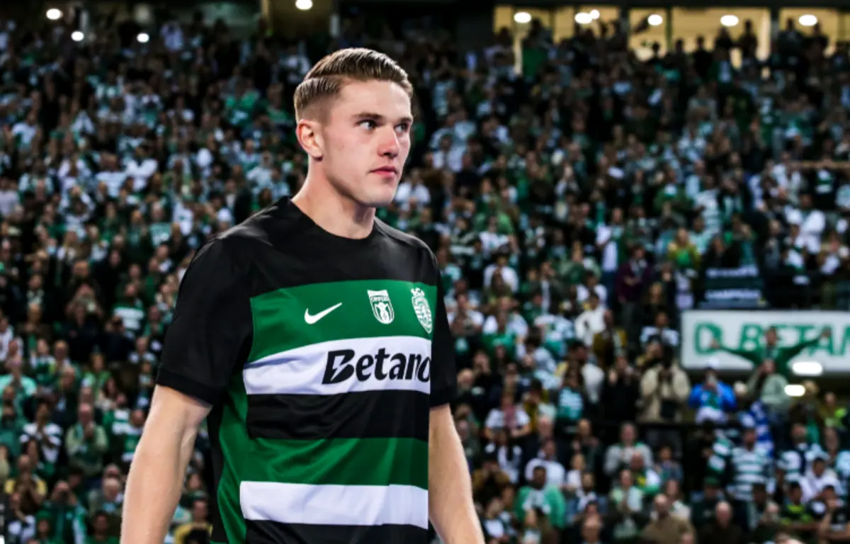 Sporting vestiu a nova camisola frente ao Chaves (Créditos: Mário Vasa/Global Imagens)