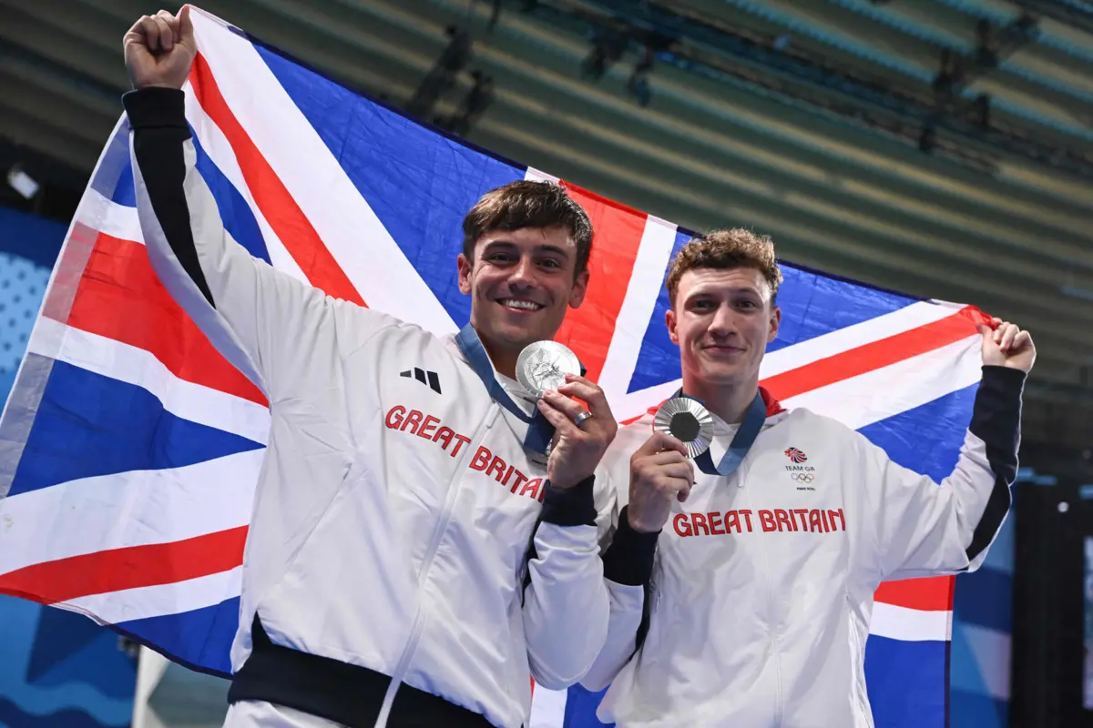 Tom Daley e Noah Williams (Créditos: AFP)