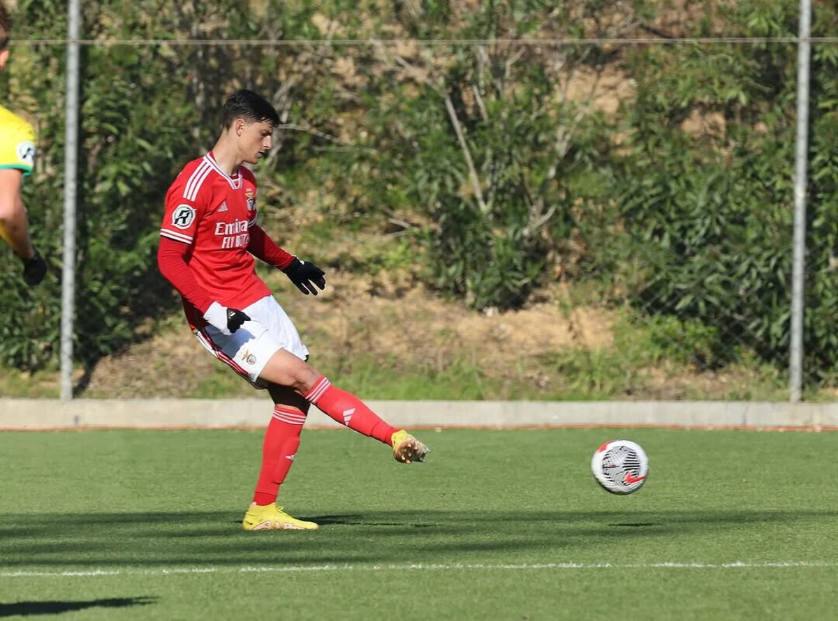 Tiago Cóser deixou o Benfica pelo Coritiba
