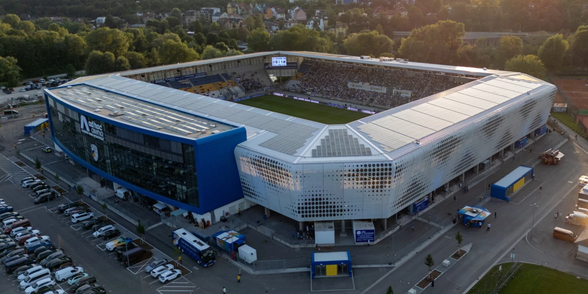 Ad hoc Arena im Ernst-Abbe-Sportfeld