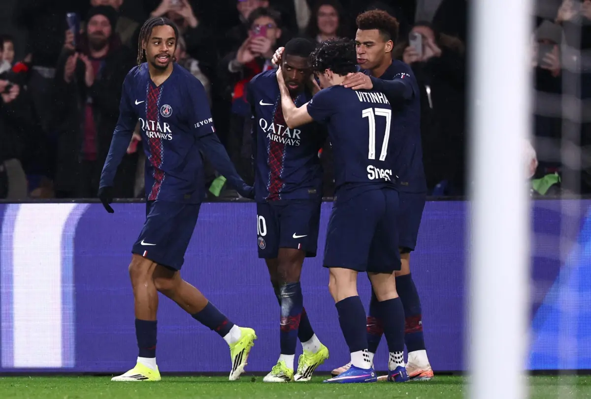 Dembélé bisou na partida