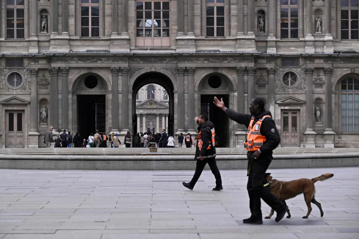 Museu do Louvre fechado